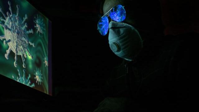 网红情侣共同账号改名当晚，两边粉丝把旧置顶全部存档