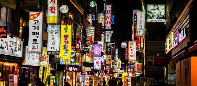时间线摘录:男星旧采访被剪成「承认经纪人施压」,原片问的是档期